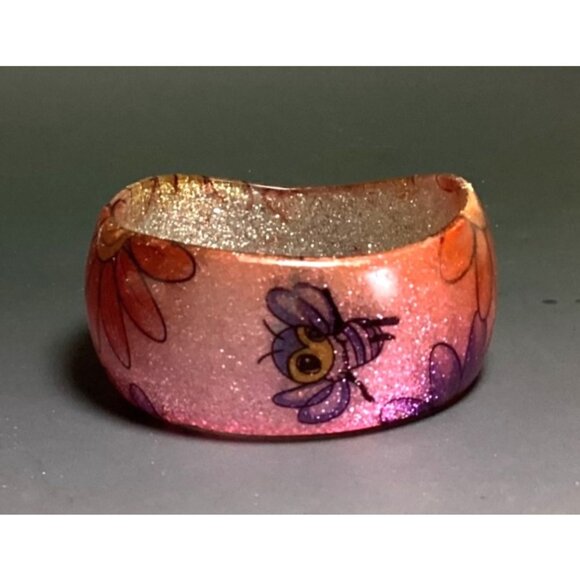 Unbranded Jewelry - Vintage Chunky Pink Asymmetrical Lucite Bangle Bracelet Flowers Bee Glitter Y2K